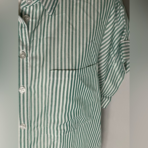 NWOT: VELVET HEART Green and White Striped Short Sleeve Button up Shirt Size XL - Picture 2 of 7